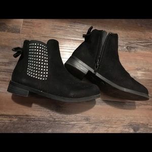 2 for $10 Girls' sz 11 Suede Ankle Boot